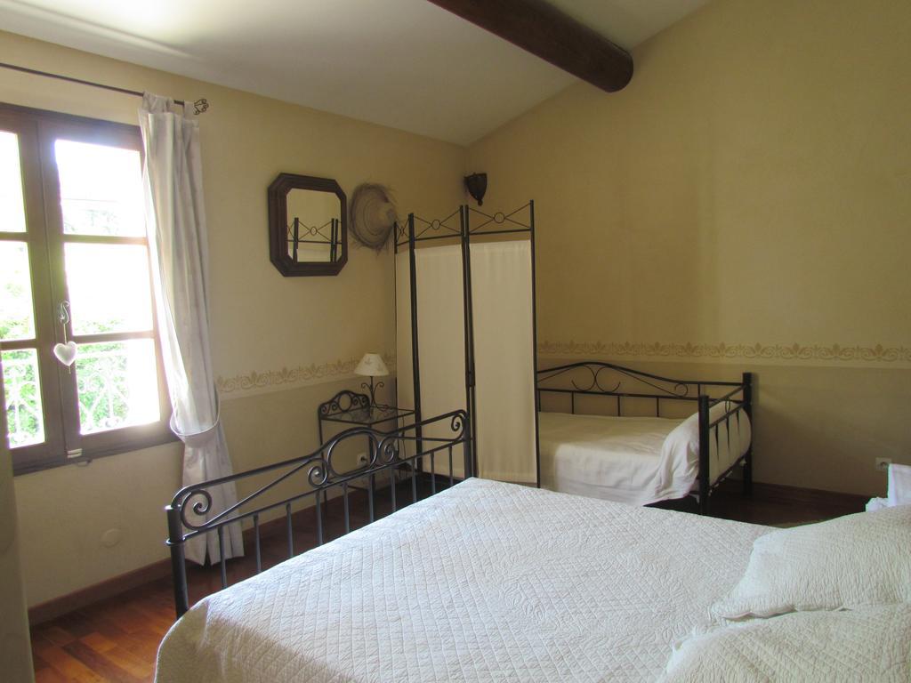 Gites en Provence proche Avignon Boulbon Chambre photo